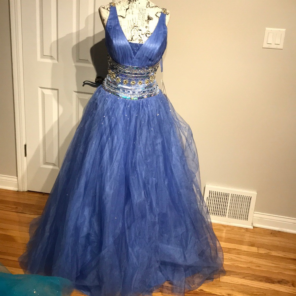 NWOT Embellish Bead Crystal Fairy Tulle Puffy XV Straps Bead Formal Gown Dress 8